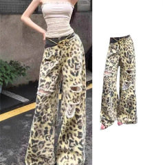豹纹拼接破洞牛仔裤女秋季新款设计感破洞直筒阔腿裤子