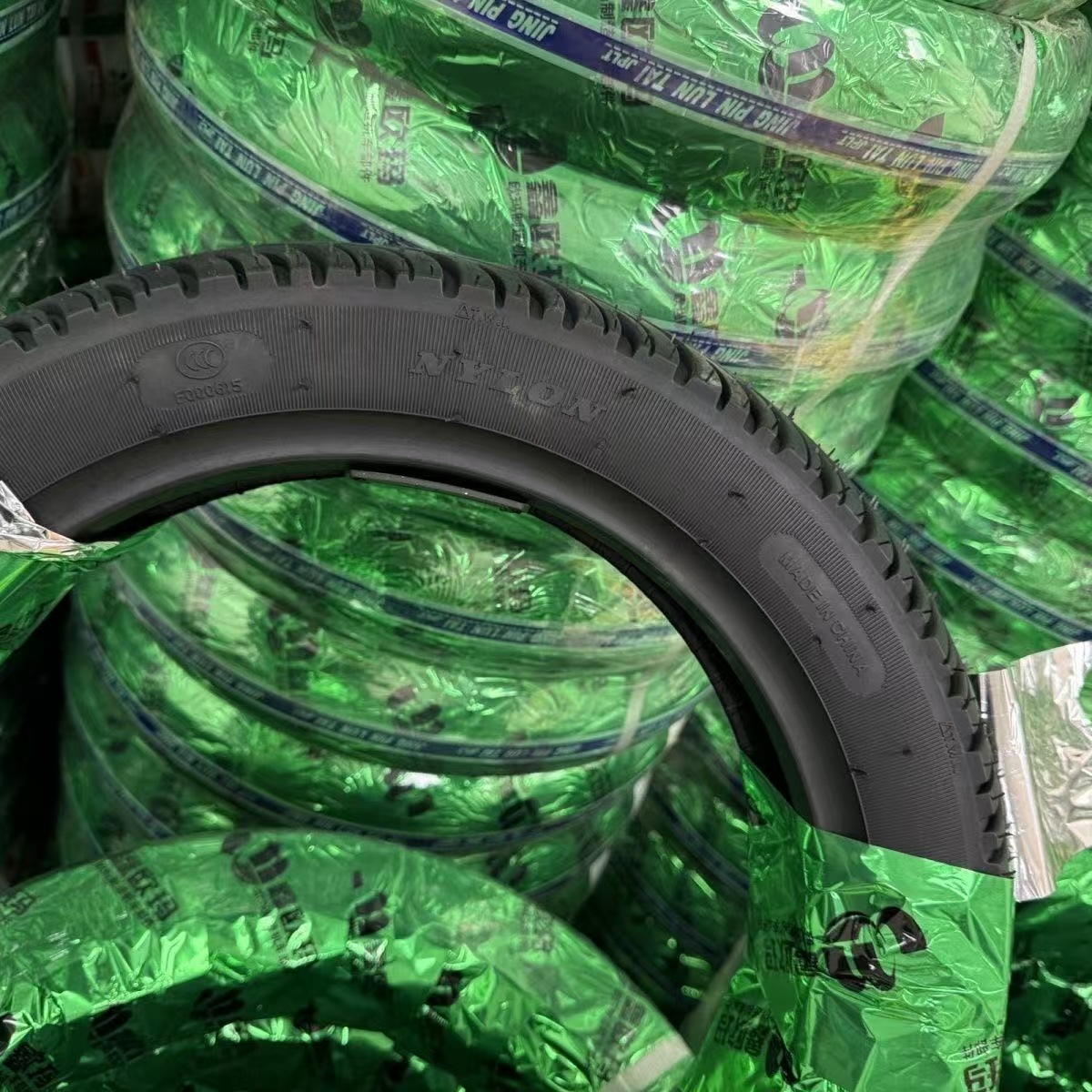 Manufacturer Supplies Anti-Slip Steel Wire Tires, Bicycle Tires, Wear-Resistant Thickened 8-Layer Electric Vehicle Vacuum Tires