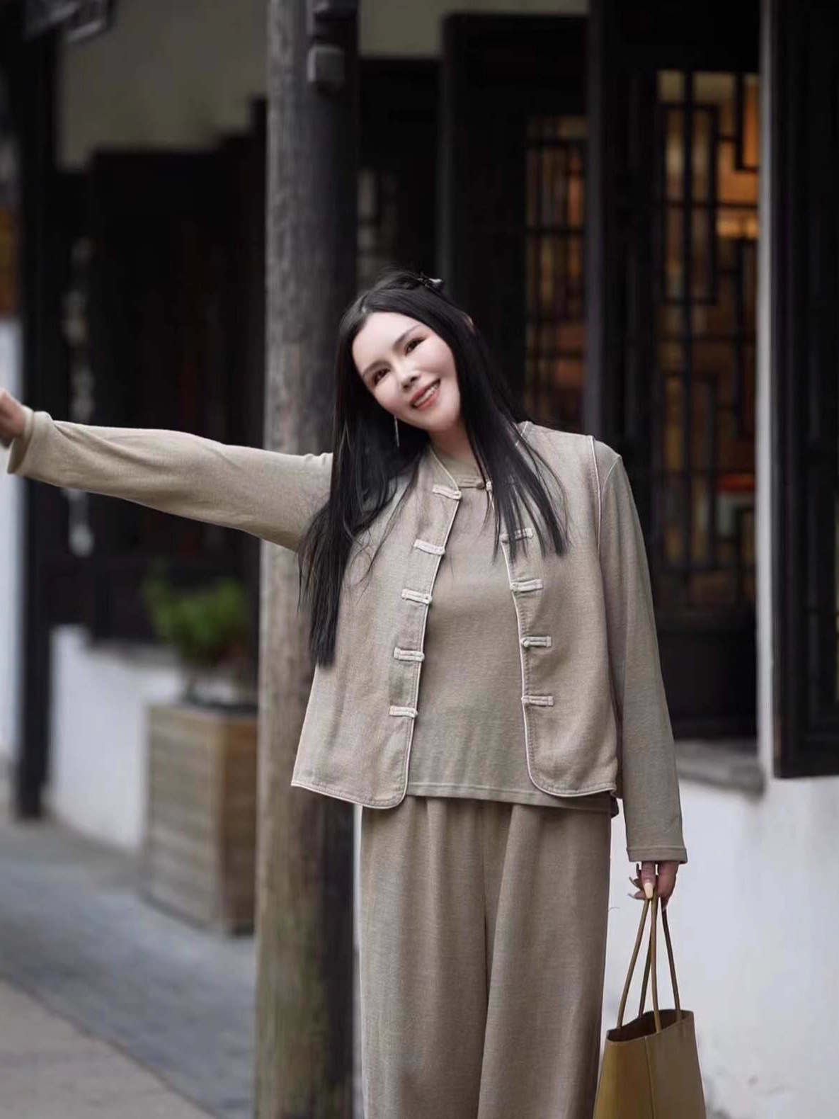 2025 nuevo estilo de otoño estilo nacional de color sólido nuevo estilo chino vertical collar botón de mujer chaleco chaleco corto