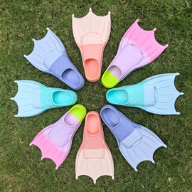 脚蹼、手蹼;浮潜套装;泳帽