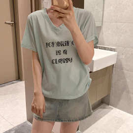 YING+十三行 蕾丝纹理字母侧边褶皱T恤显瘦V领百搭短袖夏M83-7640