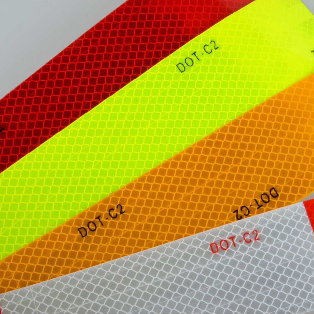 Tape reflectante transfronteriza exclusiva DOT-C2 película reflectante rojo y blanco auto camión cuerpo adhesivo reflector de inspección anual se puede personalizar