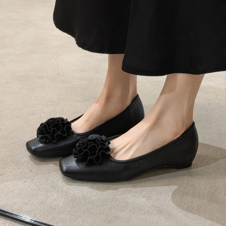 Genuine Leather Floral Hidden Heel Women's Shoes 2026 New Style Square Toe Shallow Mouth Top Layer Sheepskin Mary Jane Shoes Chanel Style