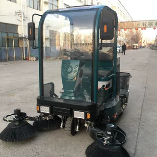 厂家直供座驾扫地车驾驶式扫地机多功能扫地车新能源马路扫地机器