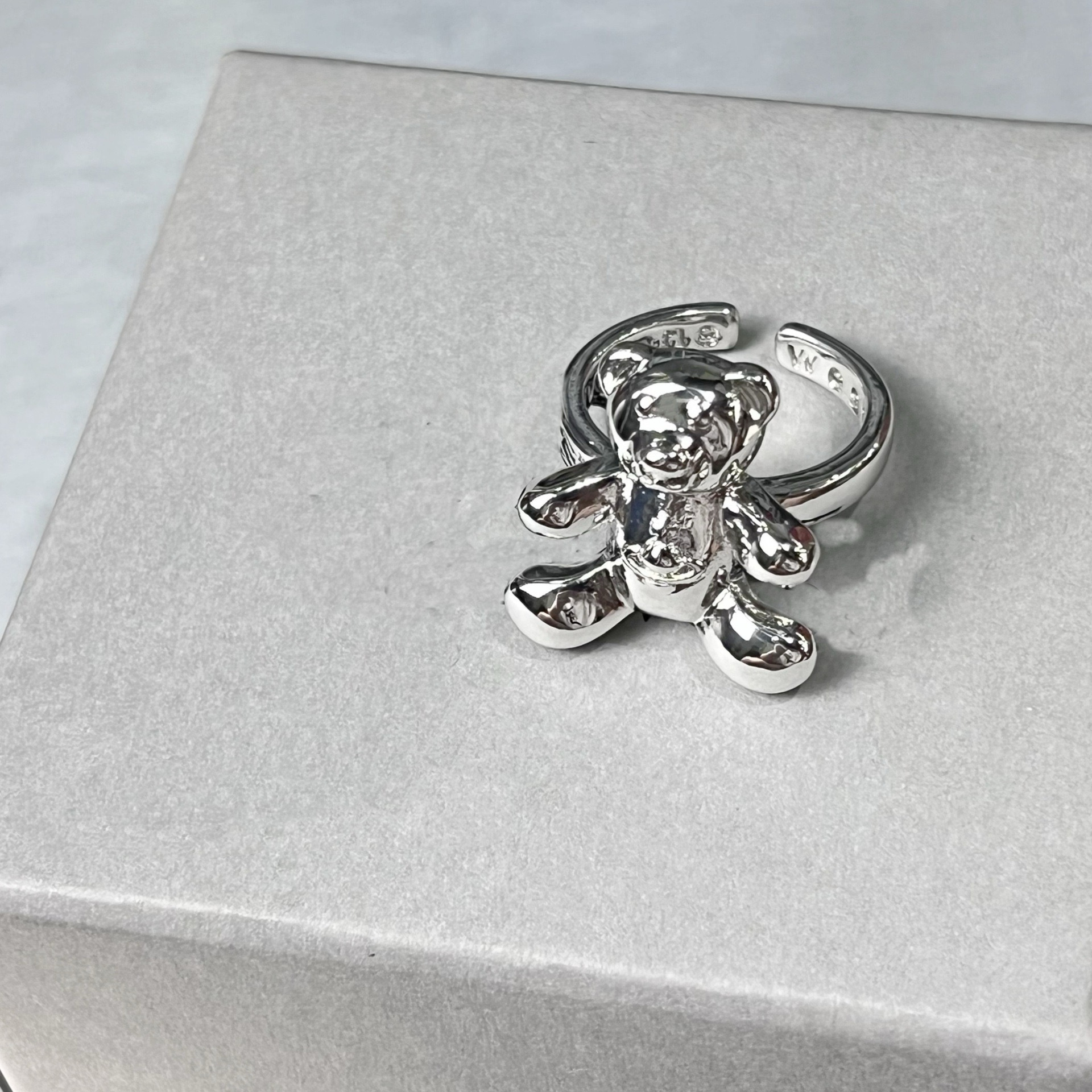 Three dimensional ring