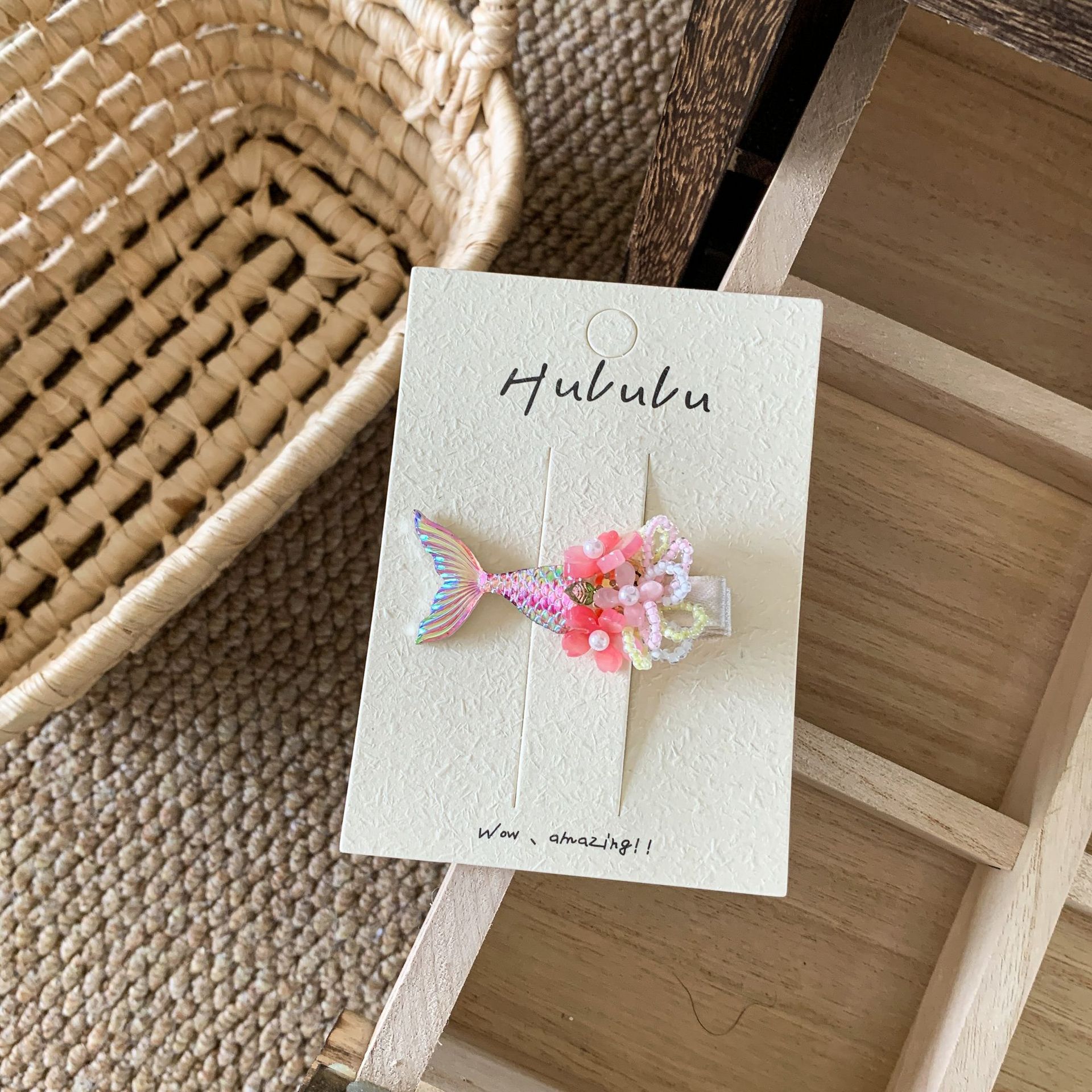 Horquillas de flores rosas con cuentas