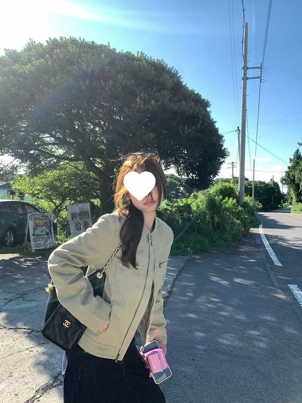 im向 曼哈顿暮色’设计感撞色拼皮粉色皮衣外套女秋季/水洗棉夹克|undefined