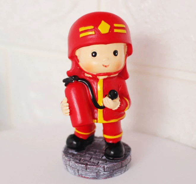 Деталь для торта в виде маленького пожарника Little Fireman Cake Decoration Ornaments Маленький герой мечтатель пожарная машина торт на день рождения украшение стола