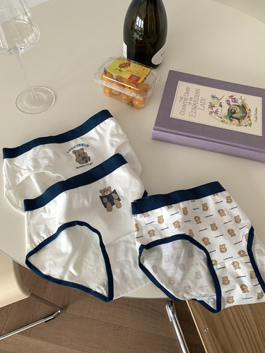 Japanese comfortable pure cotton underwear for girls, contrasting color cartoon bear, mid-waist cotton crotch bottoms, breathable large size briefs
