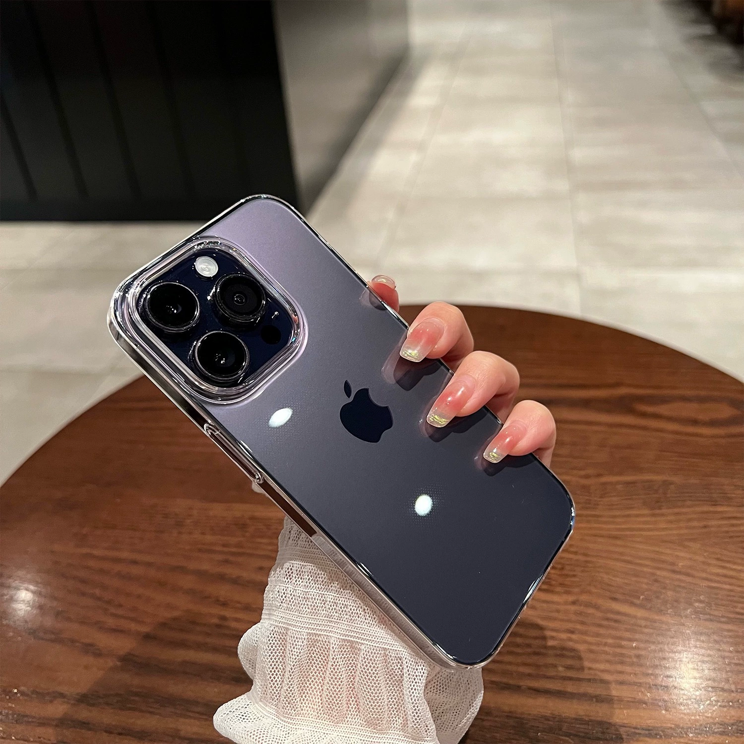Защитная сверхтонкая прозрачная крышка для iPhone 15 и iPhone 14 Plus от Guangzhou Xingzheng Apple Ultra-Thin