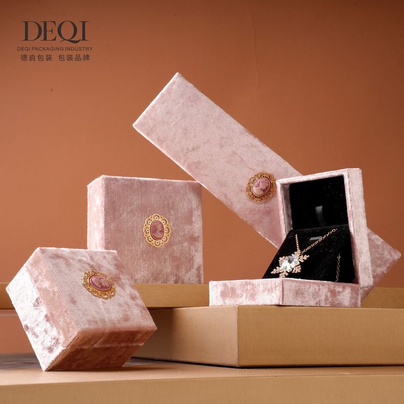 Cross-border velvet pink vintage women's jewelry box necklace jewelry storage box gift box packaging box for foreign trade