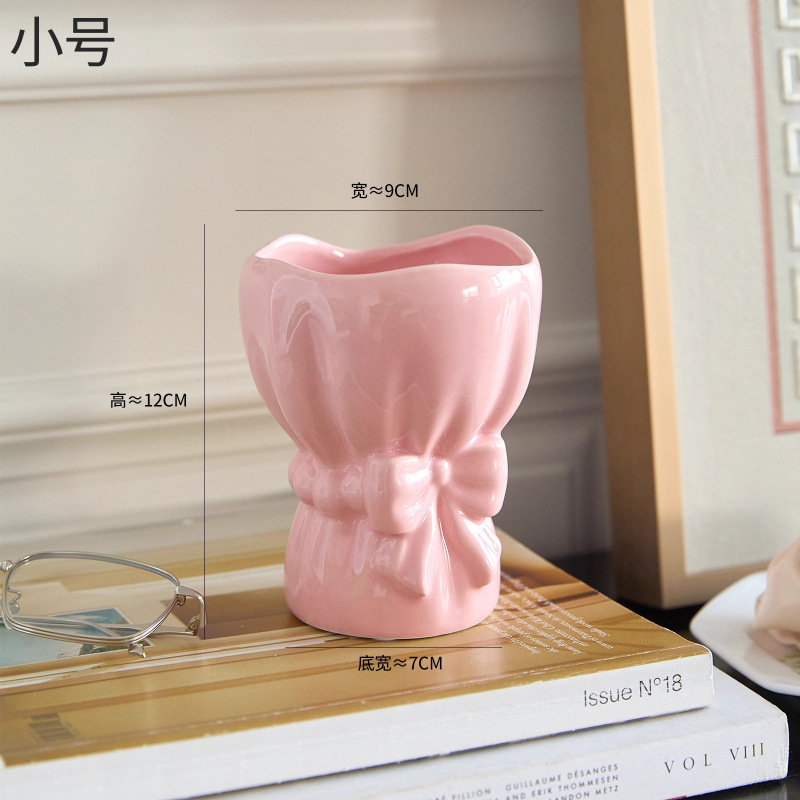 手捧花束陶瓷花瓶插花摆件高级感小众家居装饰花瓶陶瓷仿真花花器|undefined