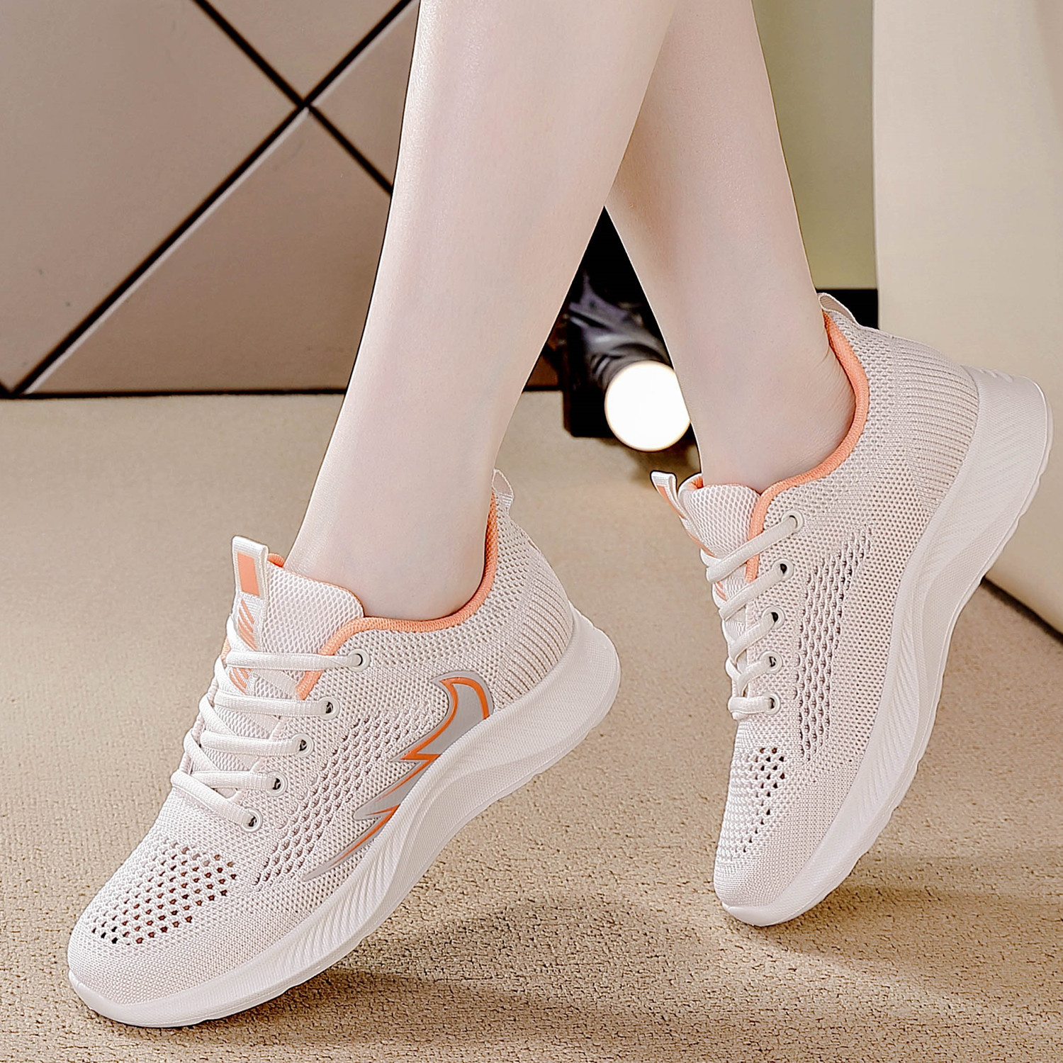 2026 New Style Hollow Fly-Knit Women's Shoes, Popular Ins Trend, Women's Flat Soft-Soled Running Shoes, Breathable Casual Women's Shoes