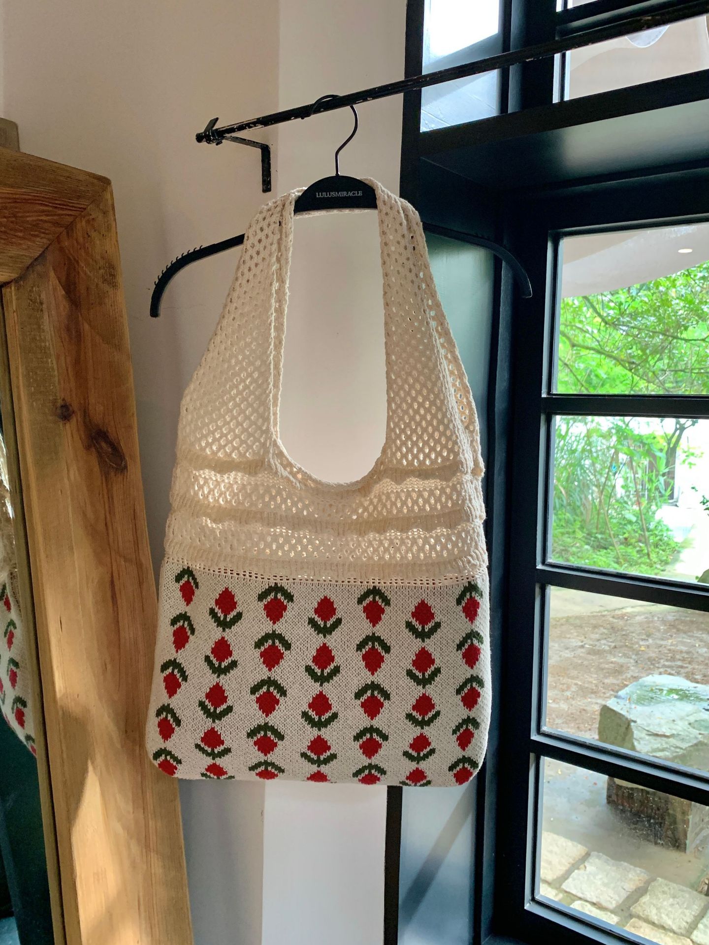 Women's Medium Knit Flower Vintage Style Weave Open Shoulder Bag display picture 17