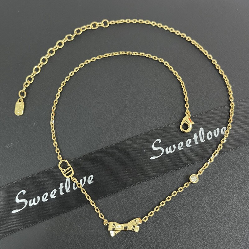 Dior New Necklace with Rhinestones, Cd Gold Bow, Four-Leaf Clover Choker, Women's Clavicle Chain, Double Chain, Gold Earrings Dior New Necklace with Rhinestones, Cd Gold Bow, Four-Leaf Clover Choker, Women's Clavicle Chain, Double Chain, Gold Earrings