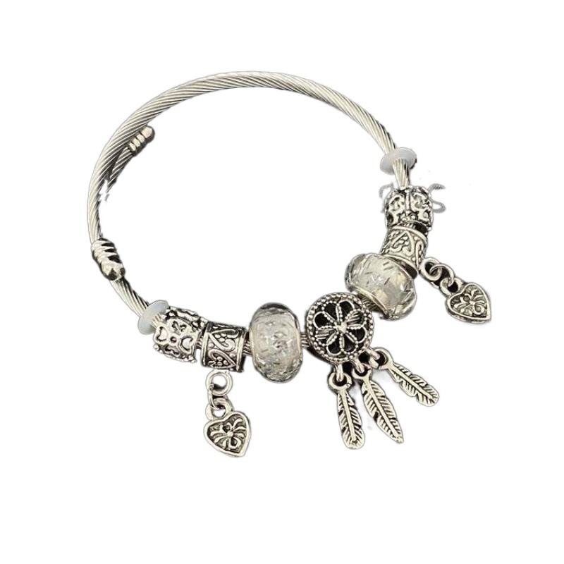 La pulsera de acero de titanio diy no se desvanece, alta gama, accessible, de lujo, retro, simple, ins, nicho fugitivo, princesa, ajustable, artístico femenino