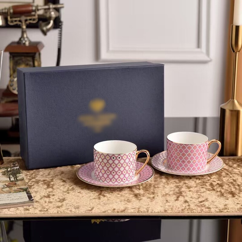 European-style Bone China Afternoon Tea Coffee Cup and Saucer Couple Home Hotel Restaurant Afternoon Tea Cup Girlfriend Gift Wholesale European-style Bone China Afternoon Tea Coffee Cup and Saucer Couple Home Hotel Restaurant Afternoon Tea Cup Girlfriend Gift Wholesale