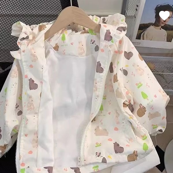Girls' sports jacket, spring 2026 new style, fashionable and stylish clothes, cute hooded printed top for baby girls.