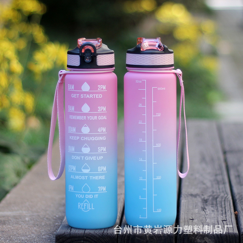 En stock 1000ml Amazon Tritan plástico botella de agua rebote cubierta con escala paja deportes taza espacio