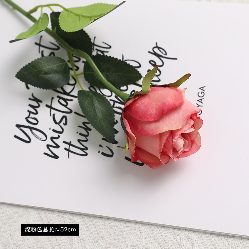 다크 핑크