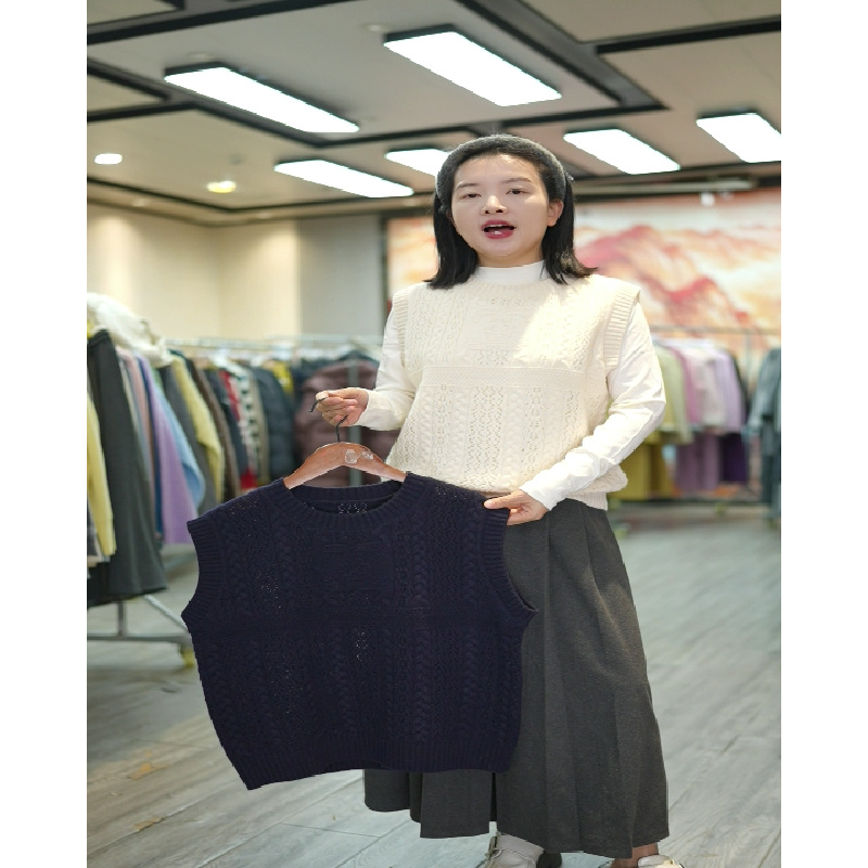 100羊毛高密嵌花提花针织镂空马甲130斤内孤品