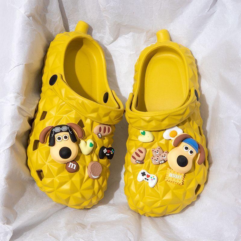 Pareja de zapatos con agujeros para mujer 2025 nueva tendencia antideslizante de verano para llevar durian Baotou playa pantuflas de suela blanda para hombre