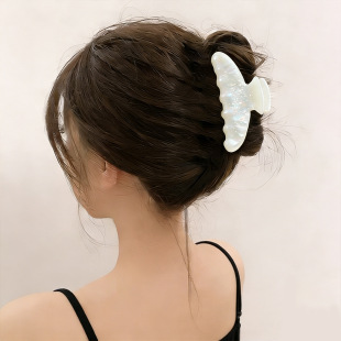 �������~������ץ�AŮ�n���ٴ�r�аlץ����ɫ�߼��бP�l���~�A