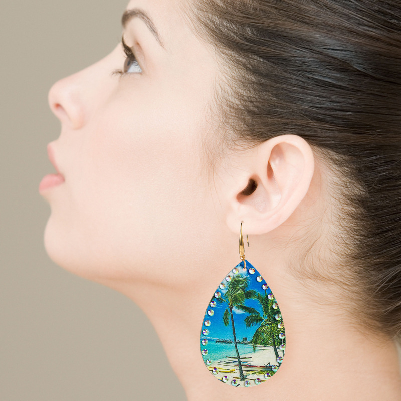 Fashion Leather Coconut Tree Print Drop-shaped Earrings display picture 2