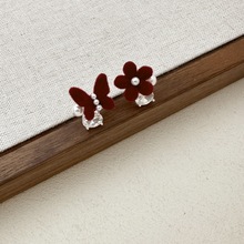 轻奢秋冬潮流红色植绒花朵蝴蝶不对称耳环个性时尚简约百搭耳饰女