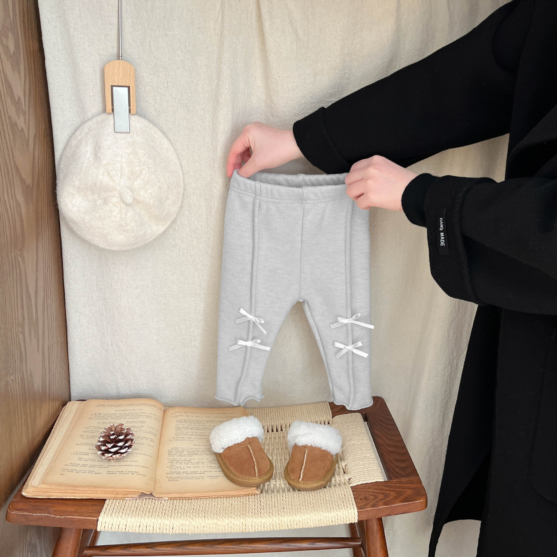 秋冬季婴儿加绒裤子洋气小女孩蝴蝶结加厚长裤儿童外穿保暖打底裤