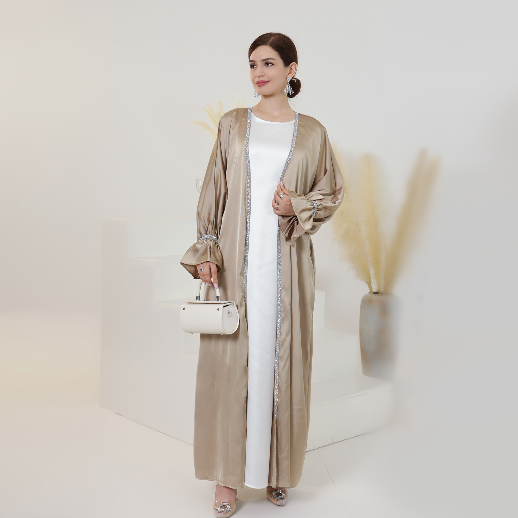 Loriya AliExpress Amazon Dubai diario color sólido con cuentas trompeta manga vestido robe LR633