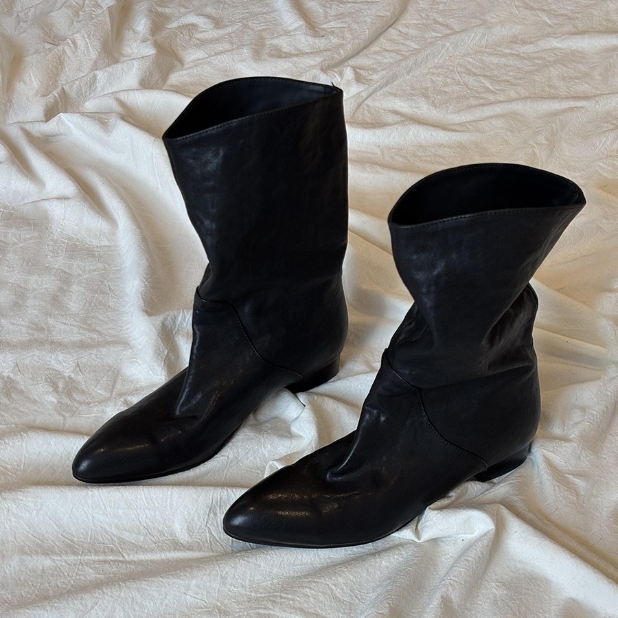 Sheepskin French Retro Style Versatile Pointed Toe High-End Wide Tube Slimming Simple Knight Women's Short Boots_voghion.com
