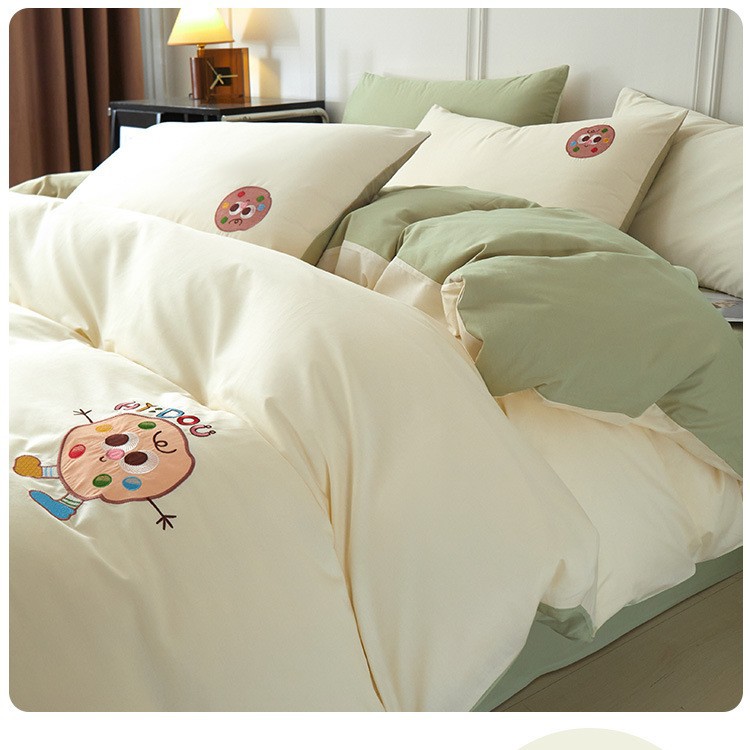 2025 nuevo estilo cama de algodón de cuatro piezas de algodón puro funda de edredón de dibujos animados sábana dormitorio juego de cama de tres piezas