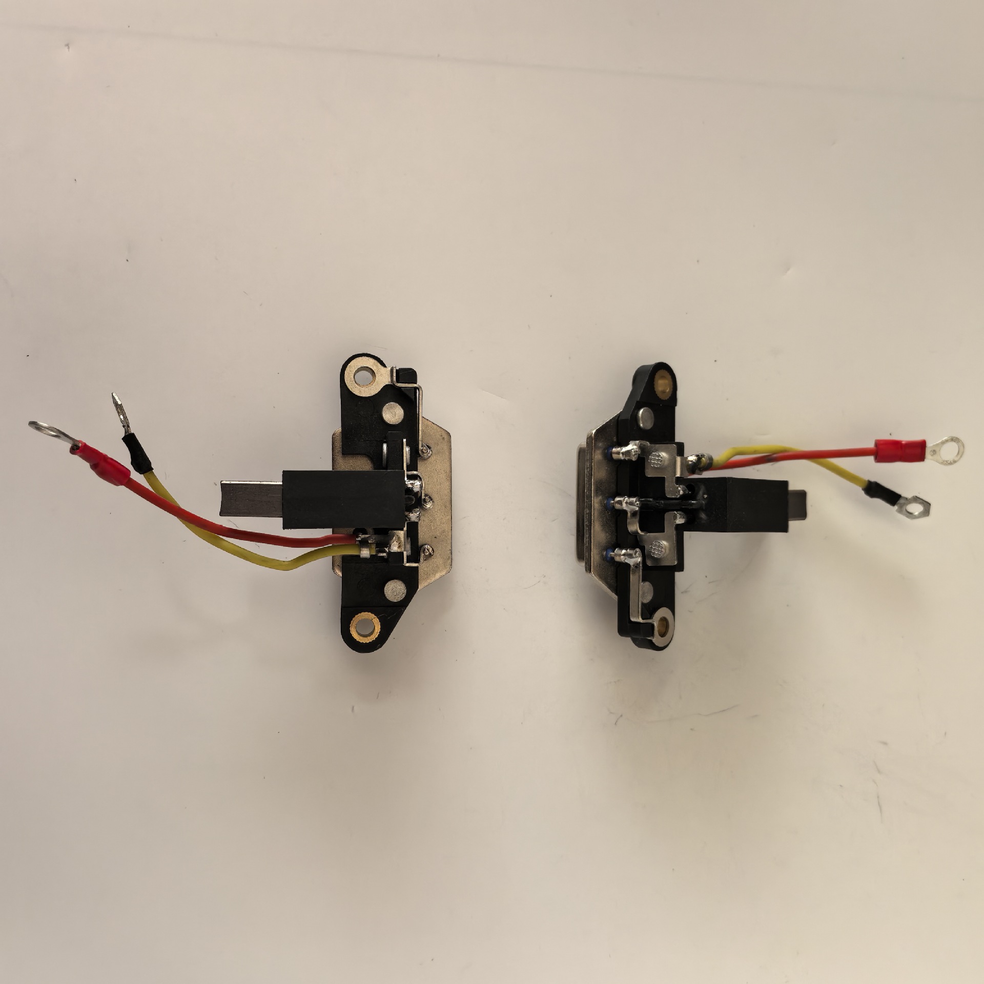 Spot Weichupelite Regulator 28V Is Suitable for Generator Car Voltage Manufacturers with High Efficiency