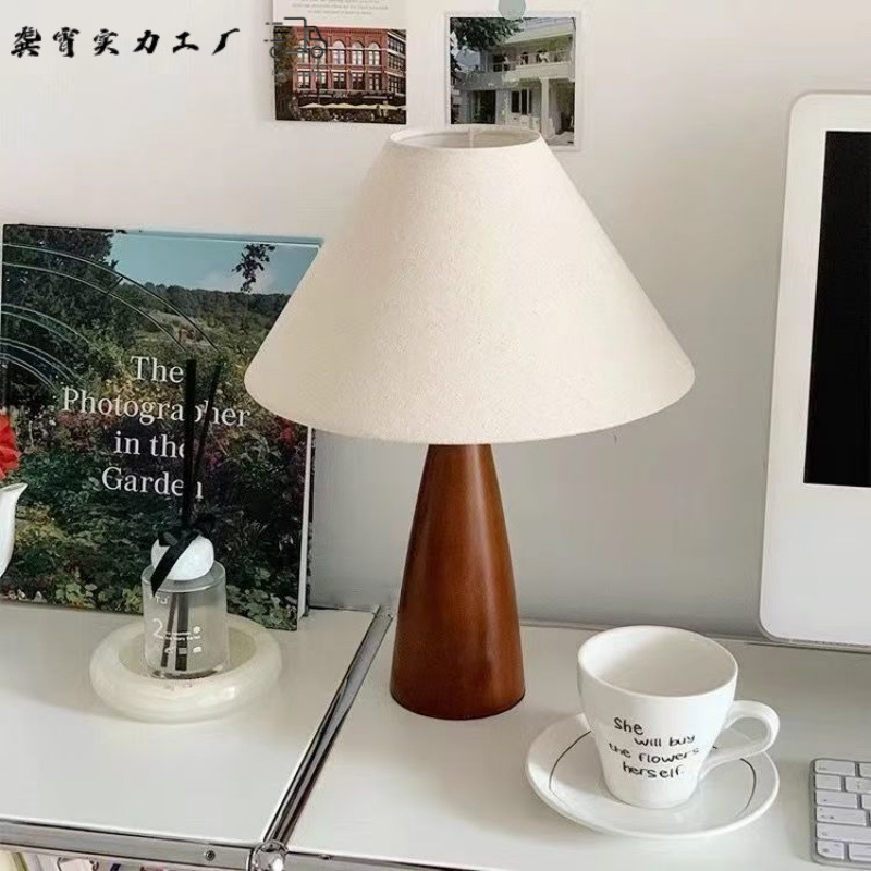 American Retro Nordic Table Lamp American Retro High Beauty Value Simple Decorative Atmosphere Lamp Bedroom Bedside Home Lamp