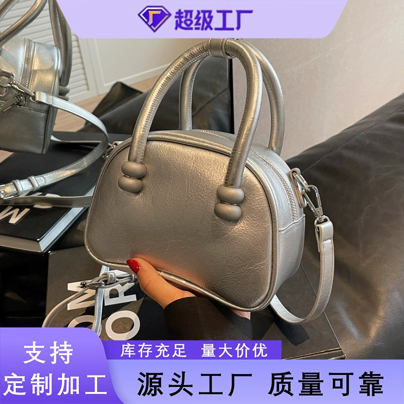 Текстурированная маленькая сумка 2025, нишевый дизайн, весенняя новая мода, простая сумка-ракушка, женская сумка через плечо или кроссбоди.