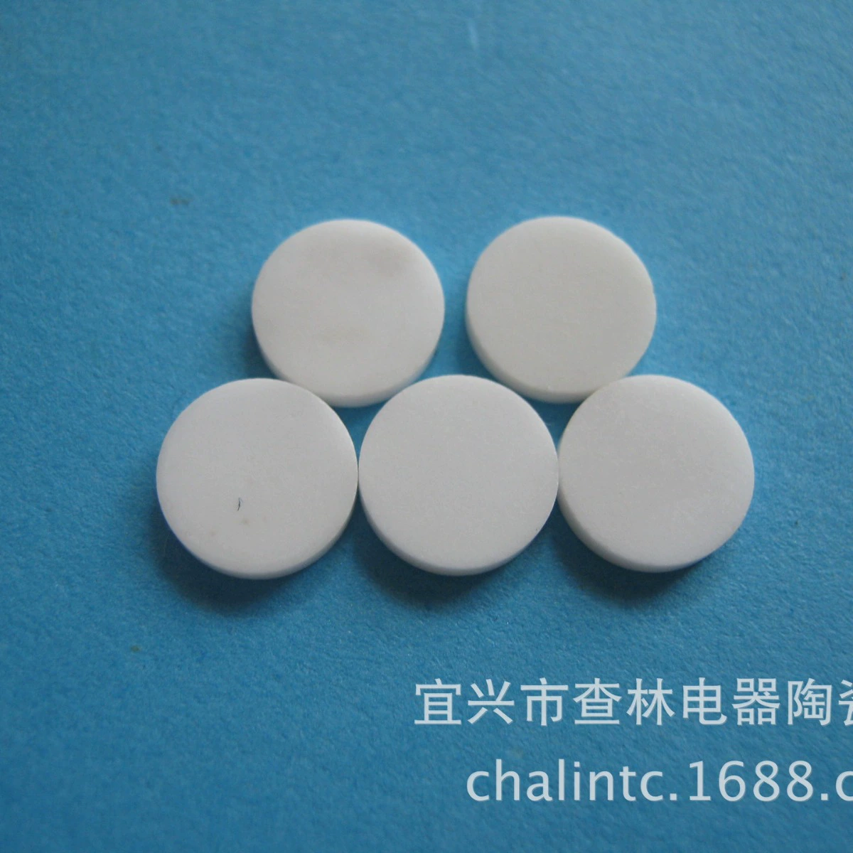 Electronic ceramic material