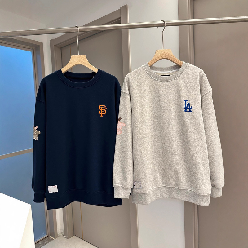 ML.2025新款经典大LOGO圆领套头纽亦华系列休闲男女情侣卫衣|undefined