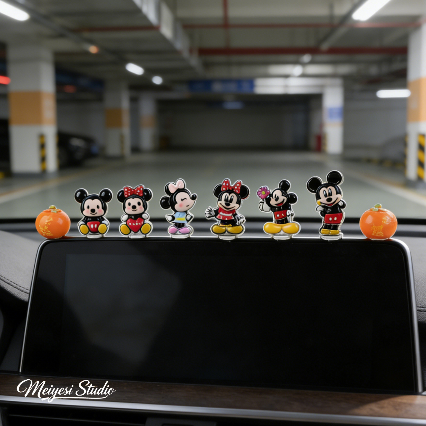 Cute y lindo consola central decoraciones interiores de automóviles de dibujos animados decoraciones de automóviles eléctricos muñecas creativas decoraciones