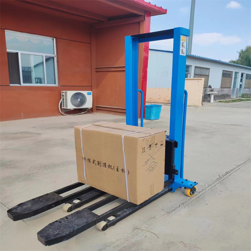 装卸搬运小型电动随车叉 250公斤站驾式叉车 500公斤电动叉车参数