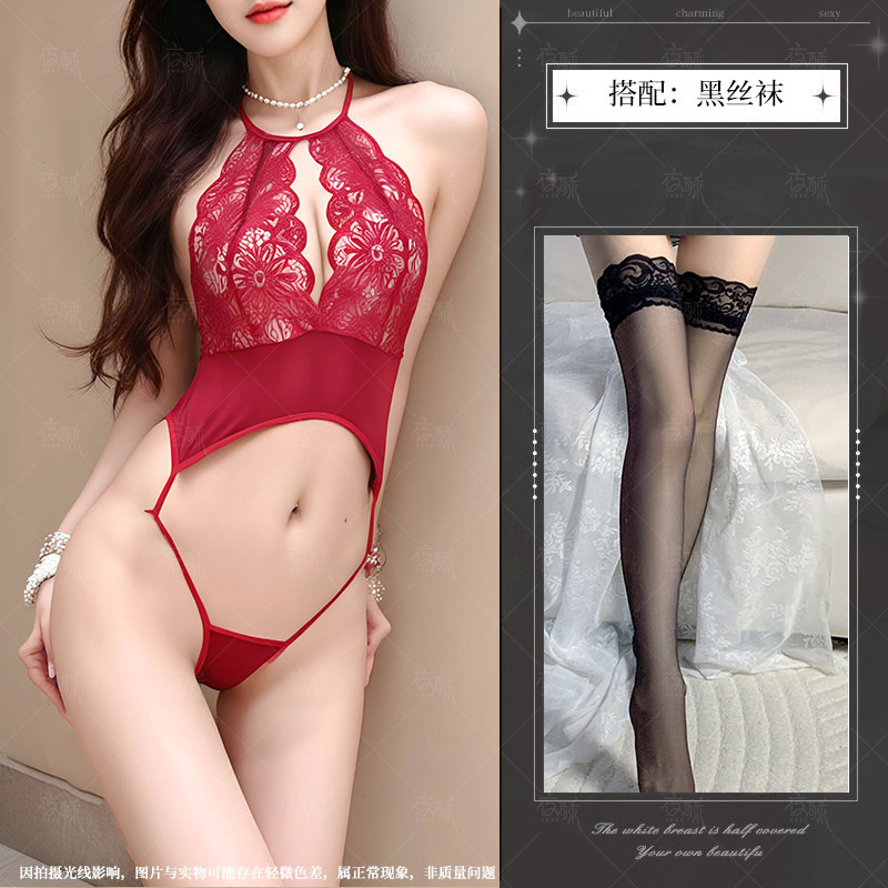 부르고뉴 + 블랙 스타킹