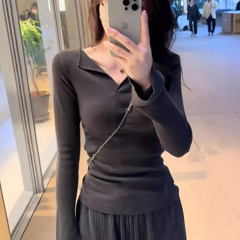 Rhyme of Poetry Solid Color V-neck Long-sleeved Base Shirt Slim-fit Slim Sweater Knitted Shirt Women's All-match Micro-trumpet Sleeve Top Rhyme of Poetry Solid Color V-neck Long-sleeved Base Shirt Slim-fit Slim Sweater Knitted Shirt Women's All-match Micro-trumpet Sleeve Top