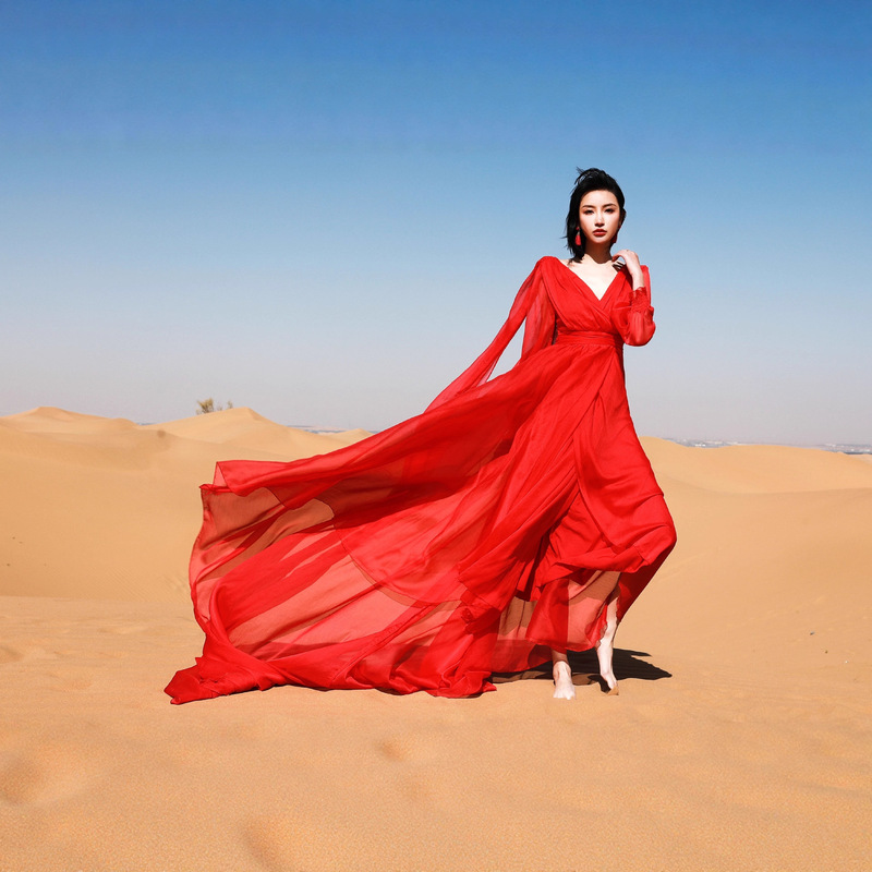 Red Long Beach Dress with a Large Train for a Fairy-Like Seaside Vacation or Annual Party, Suitable for Photoshoots in the Desert Red Long Beach Dress with a Large Train for a Fairy-Like Seaside Vacation or Annual Party, Suitable for Photoshoots in the Desert