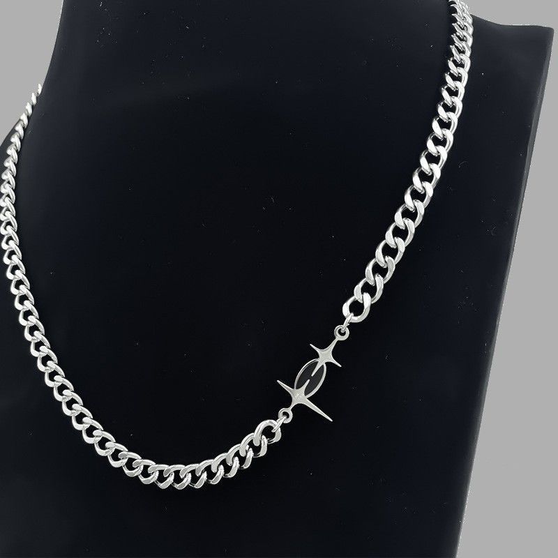 Collier cubain noir inaltérable pour homme, créateur haut de gamme, style luxueux et tendance. Accessoire masculin stylé et élégant._voghion.com