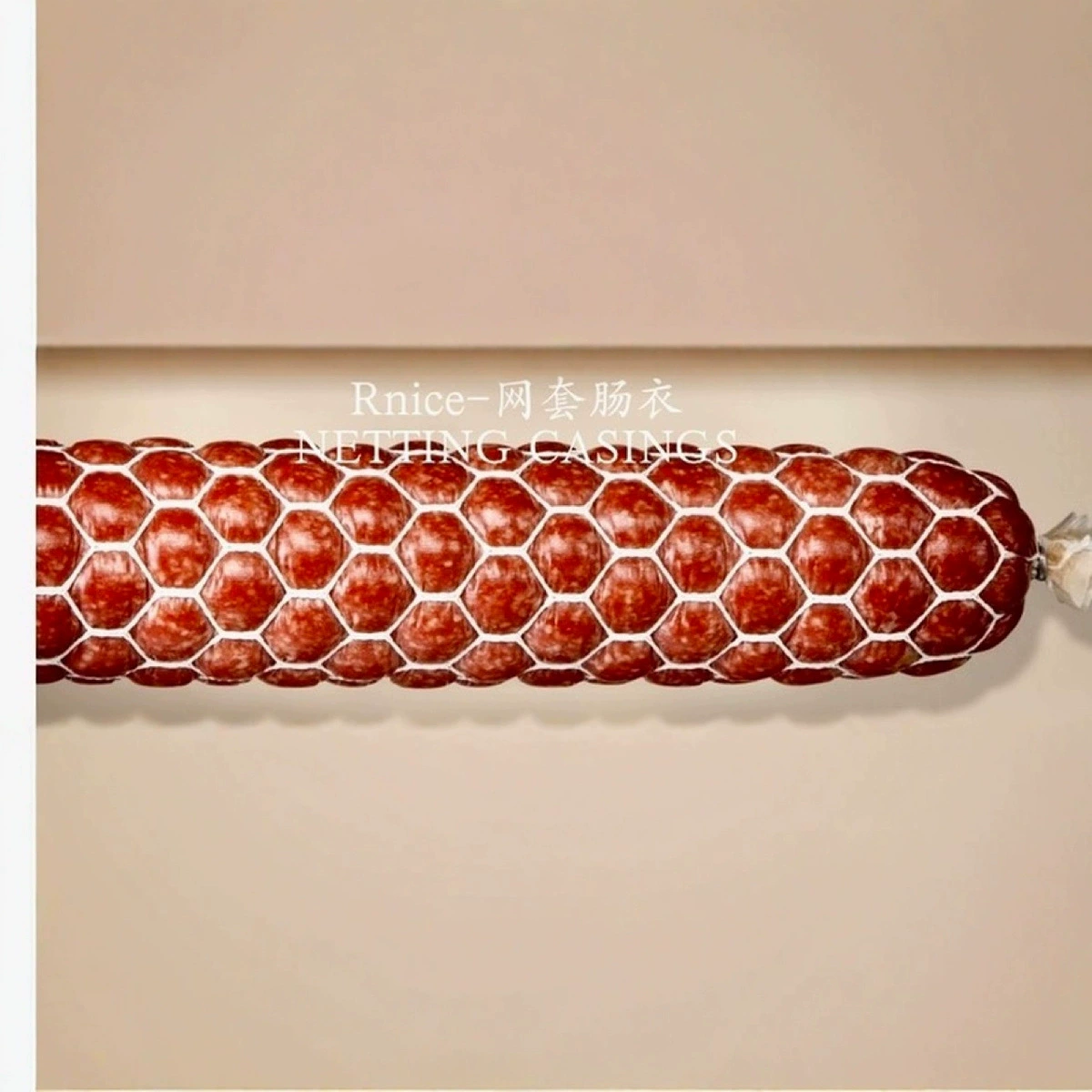 Rnice специализируется на колбасных оболочках, коллагеновых оболочках, сетчатых мешках и нейлоновых оболочках с интегрированным белком.