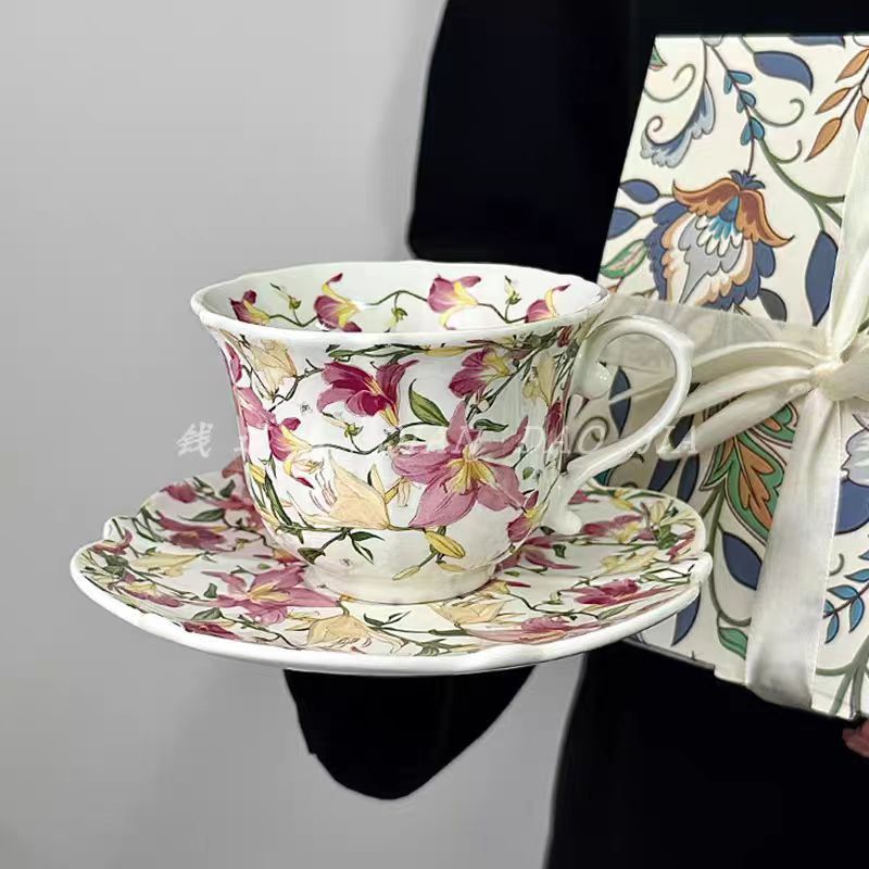 高颜值复古法式陶瓷杯百合花油画般咖啡杯碟套装下午茶拿铁马克杯|undefined