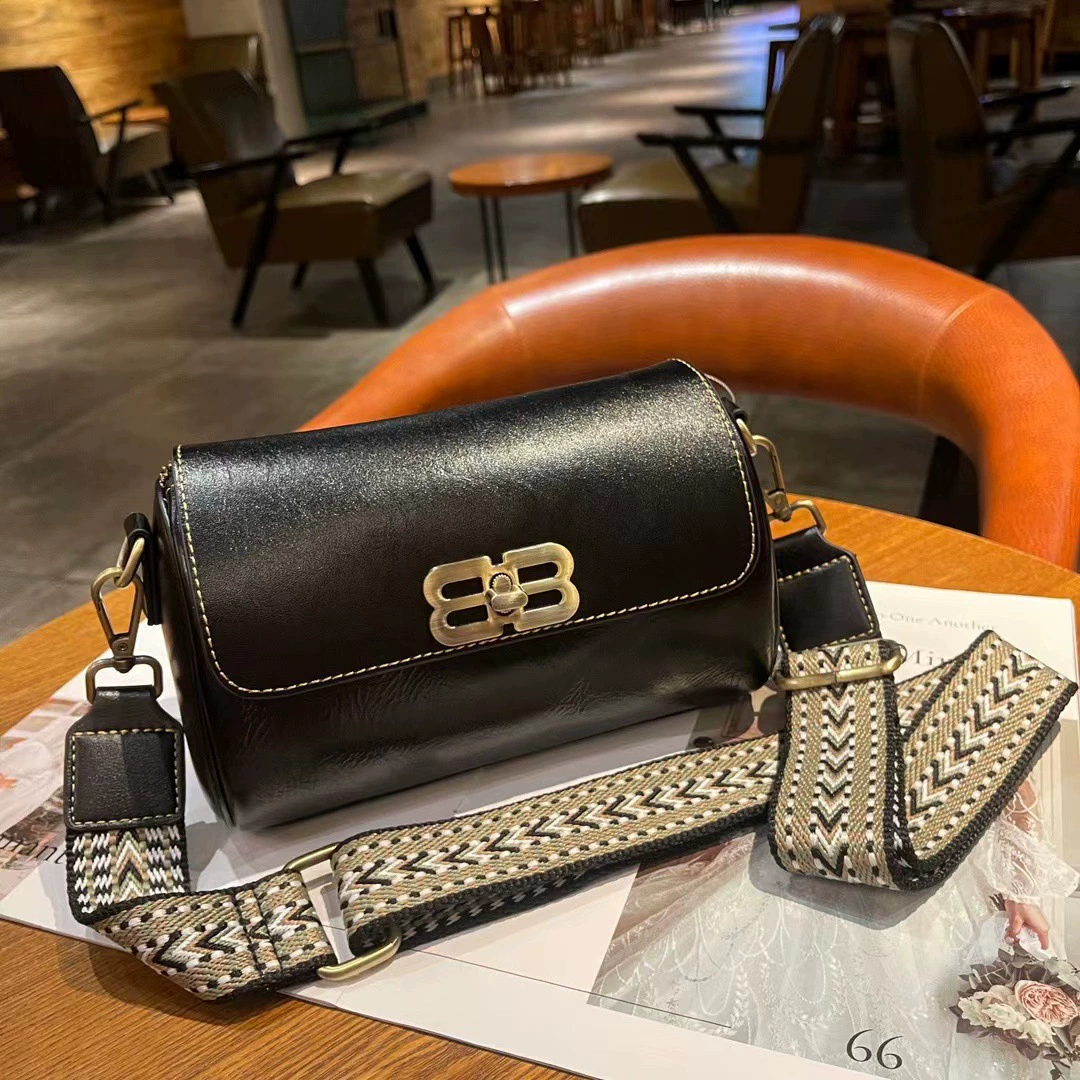 Leather shoulder bag, universal phone bag for leisure, cowhide, genuine leather
