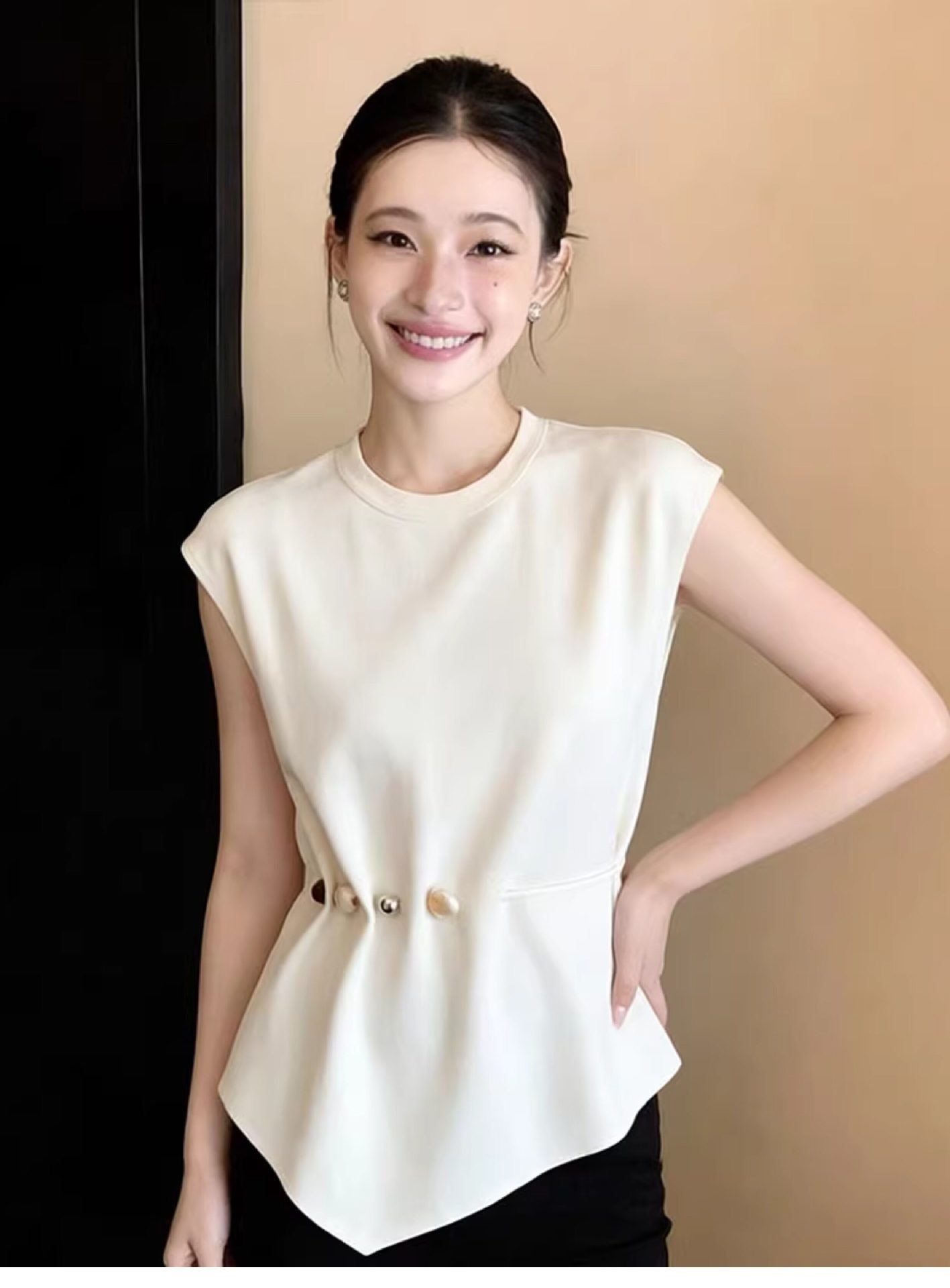 Áo thun nữ tay lửng bất đối xứng phong cách Pháp, thiết kế eo ôm tôn dáng — màu trắng chi tiết 3