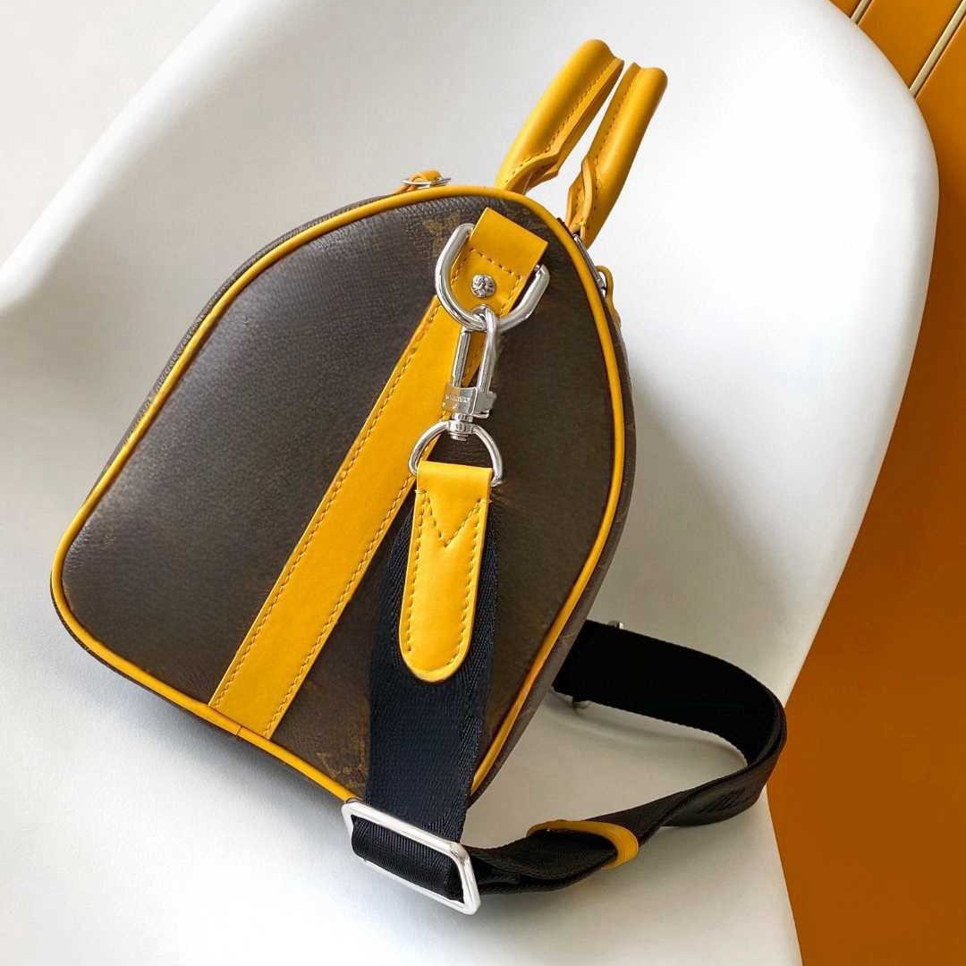 classic fashionable handheld travel bag