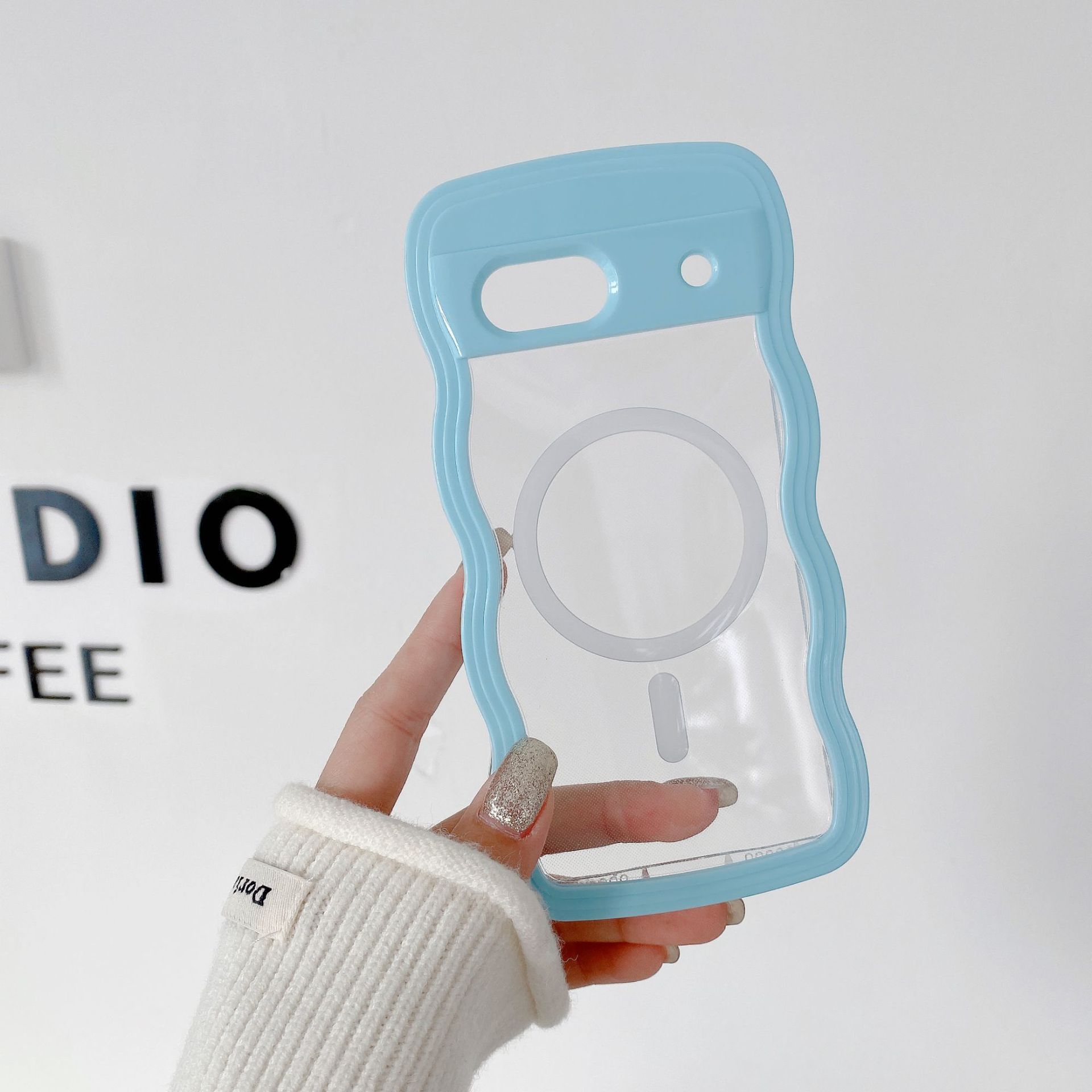 Magnetic Wave Pattern Transparent Case For Google Pixel 9 9 Pro_voghion.com
